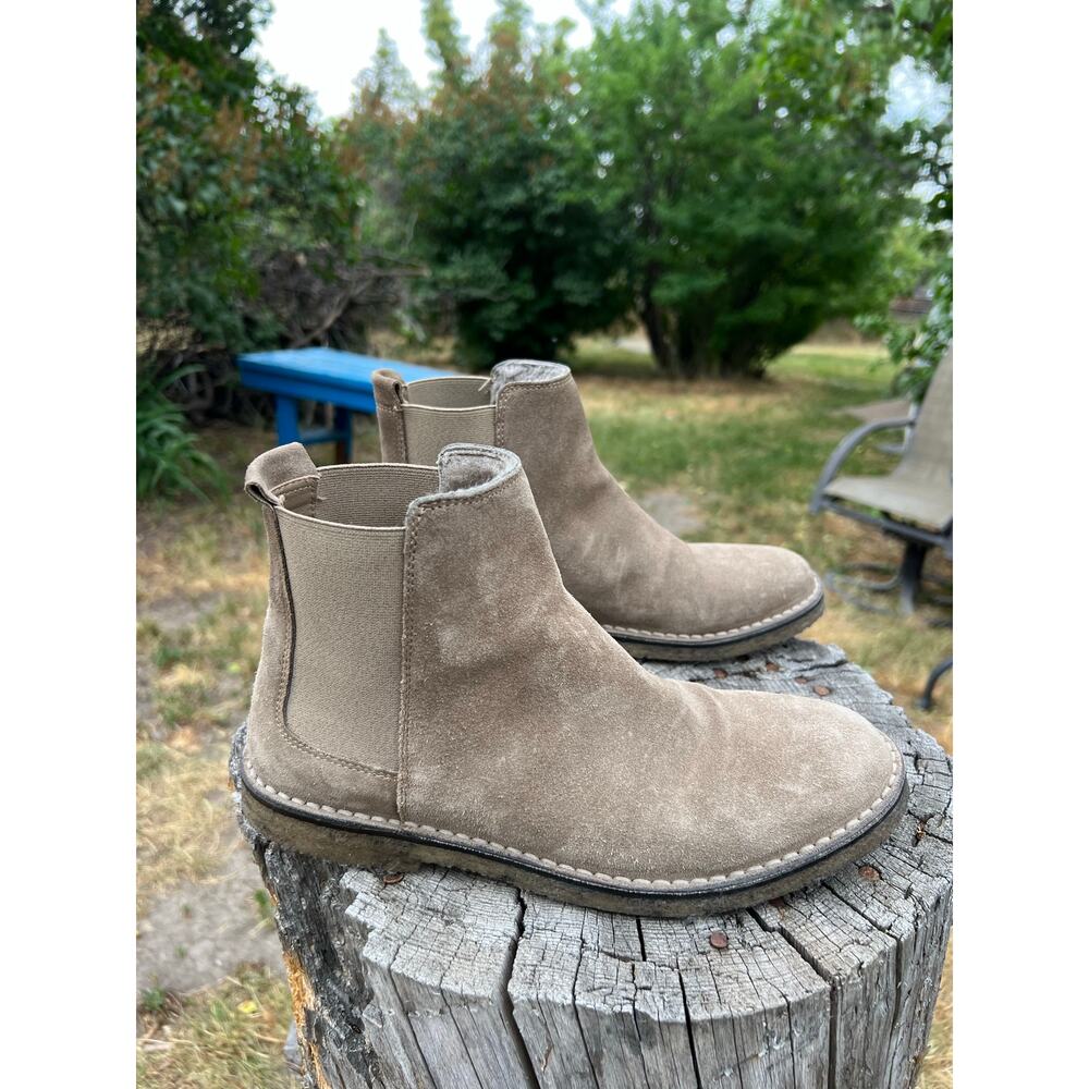 Vince Sawyer suede Chelsea boots shearling lined women’s 8 /39 taupe minimalist